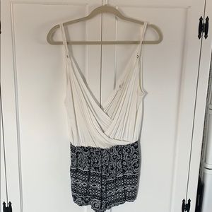 Low V romper